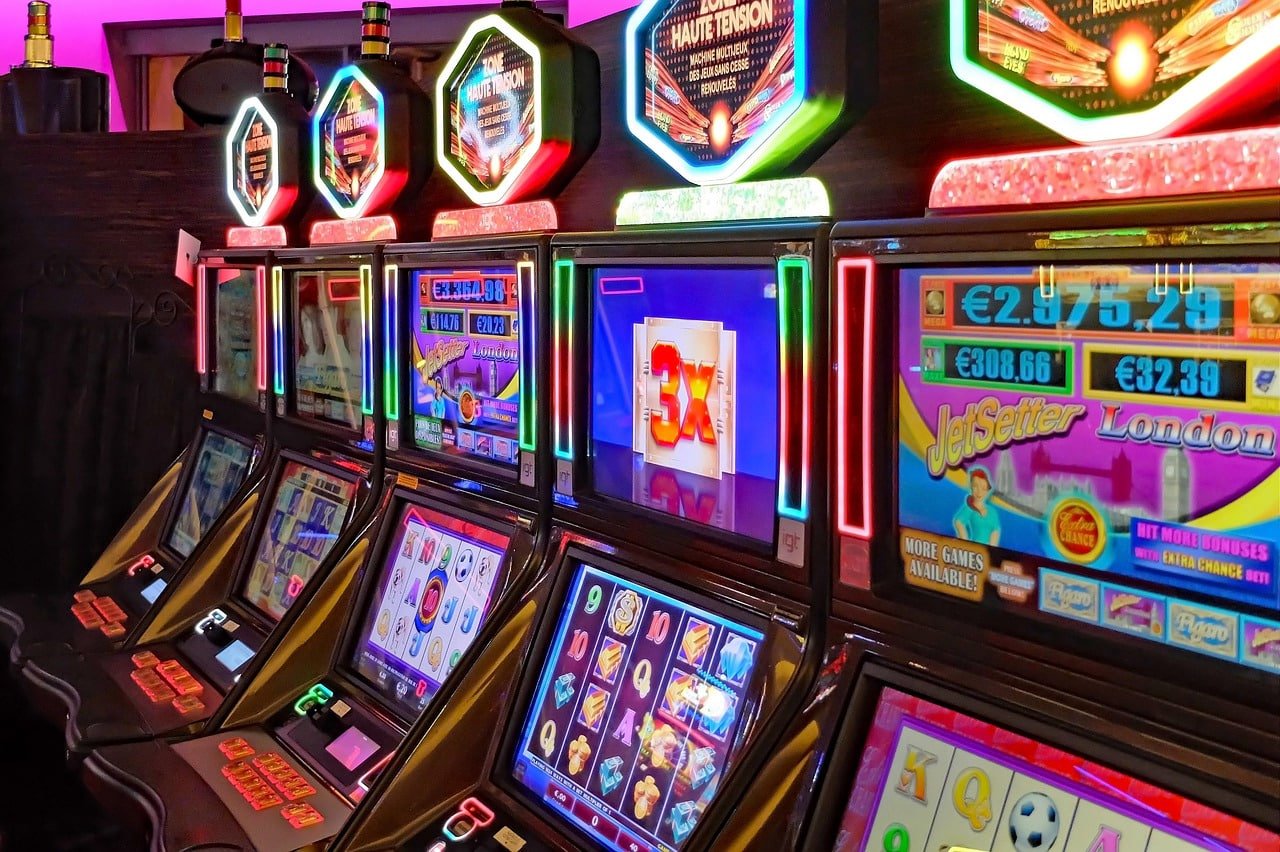 5776bet အွန်လိုင်း စလော့ Jackpot MMK မြန်မာ ကစားသမားများ Spin ကစားနေသည်